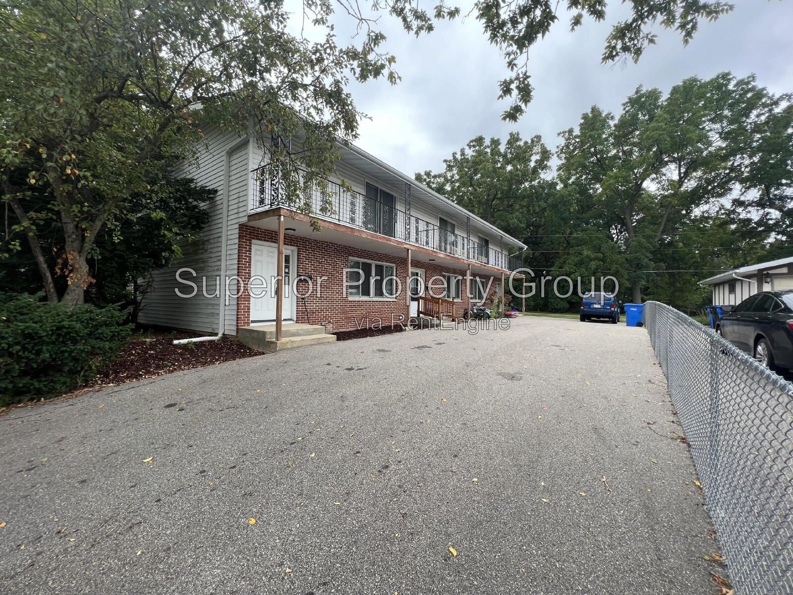3B/1.5B unit in a 2-story apartment with a private basement and private rear patio. property image
