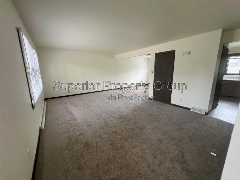 3B/1.5B unit in a 2-story apartment with a private basement and private rear patio. property image