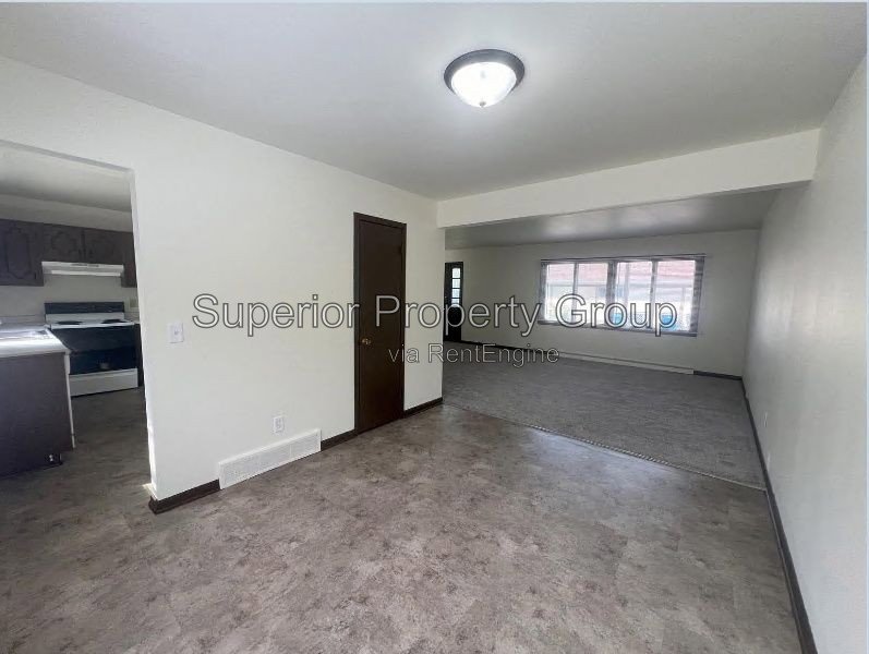 3B/1.5B unit in a 2-story apartment with a private basement and private rear patio. property image