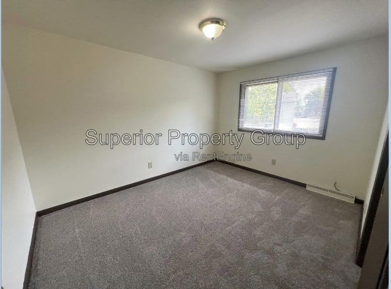 3B/1.5B unit in a 2-story apartment with a private basement and private rear patio. property image