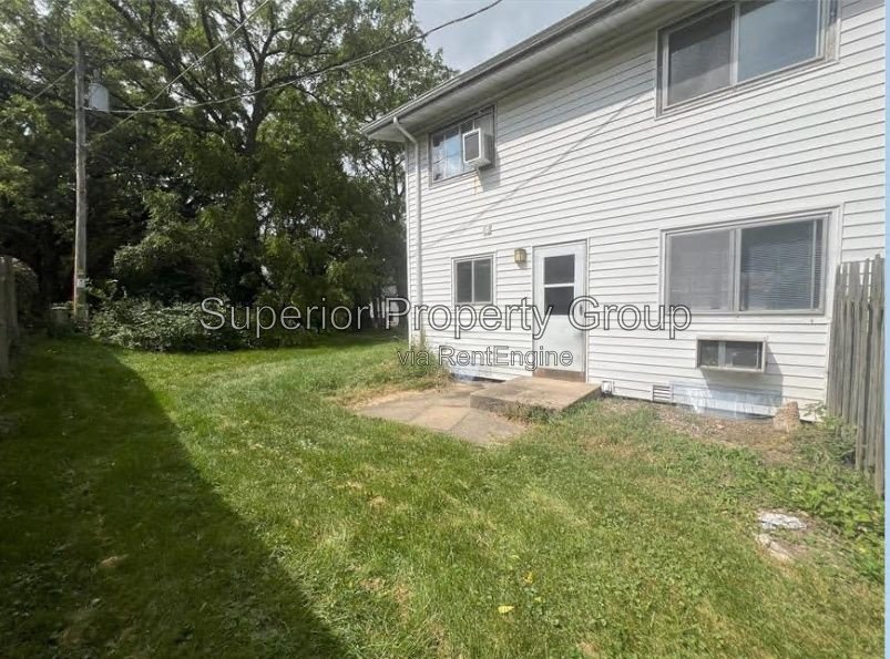 3B/1.5B unit in a 2-story apartment with a private basement and private rear patio. property image