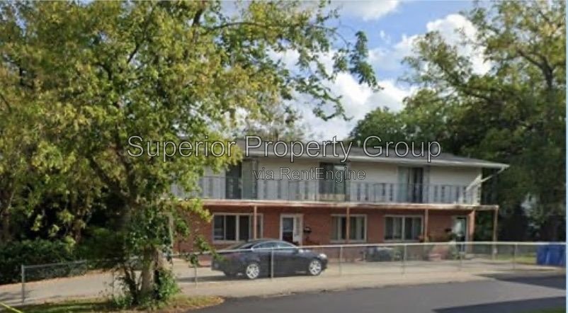 3B/1.5B unit in a 2-story apartment with a private basement and private rear patio. property image