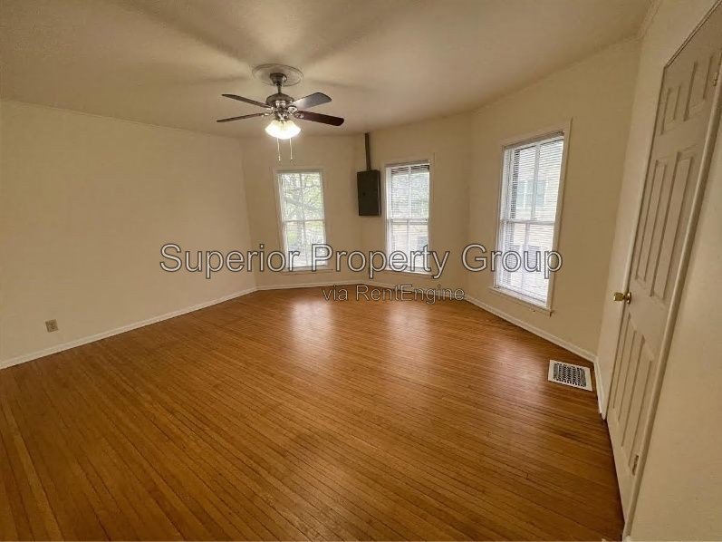 2B/1B Upper Unit in Duplex in Janesville! property image