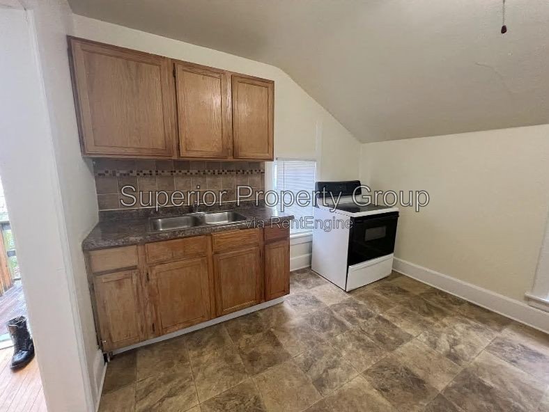 2B/1B Upper Unit in Duplex in Janesville! property image