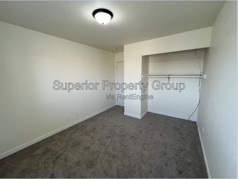 1B/1B apartment conveniently located right by the Independence and E. Washington bus stop! property image