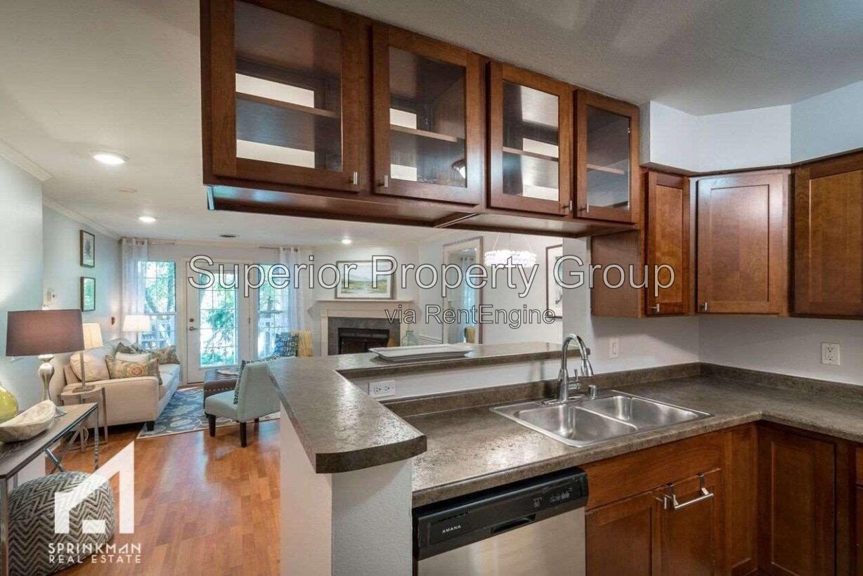 2B/2B 1st floor condo available to rent in August! property image