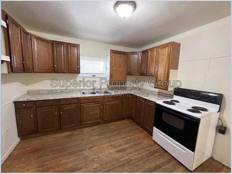 2B/1B in a 4-unit building with a large private balcony! property image