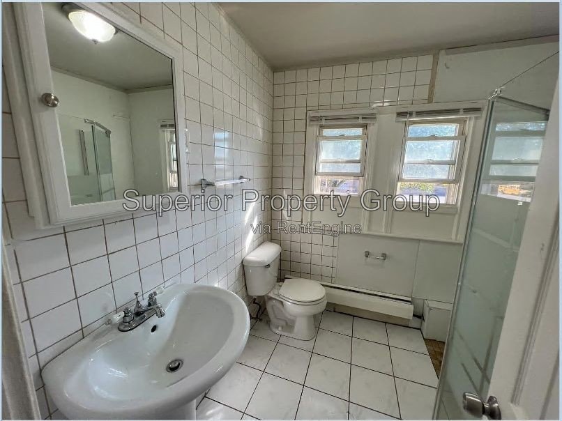 2B/1B in a 4-unit building with a large private balcony! property image